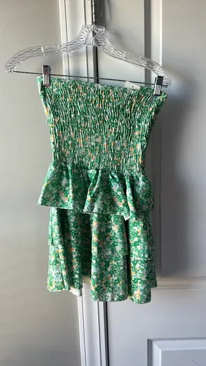 Green ruffle mini dress Size XS thumbnail 3