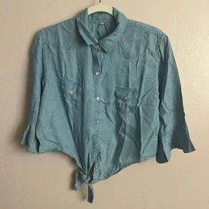 NWTs Denim Pearl Snap Crop thumbnail 1