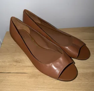 Ralph Lauren Women's Brown Leather Heel Size 9 1 thumbnail 1
