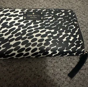 Kate Spade wallet thumbnail 1