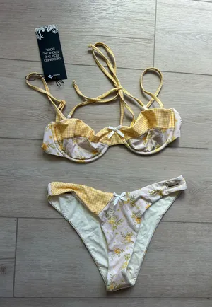 BNWT Blackbough bikini set thumbnail 1