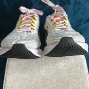 USED NIKE RUNNING SZ 6.5 thumbnail 6