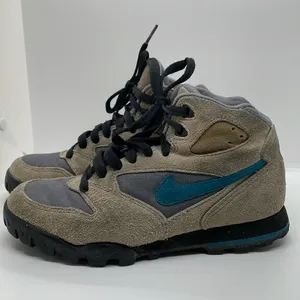 Vintage 90’s Nike Suede Hiking Boots 6.5 Outdoor Adventure thumbnail 1