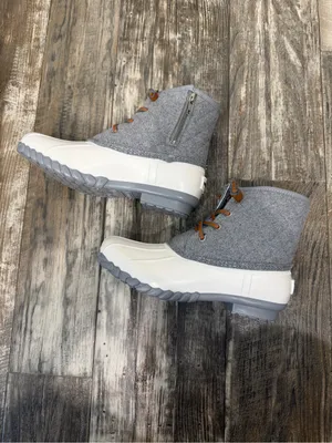 Women’s Gray and White Winter Duck Boots Size 8 thumbnail 4