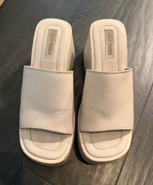 Steve Madden Women's arwen white leather platform sandals thumbnail 1