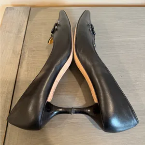 Oscar de la Renta Black Leather Shoes Size 8.5 Dressy Casual Heels Pumps‎ Office thumbnail 7