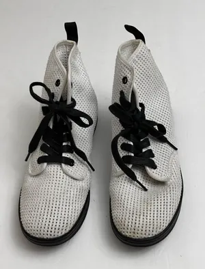 Dr Martens Shoreditch Boots thumbnail 1