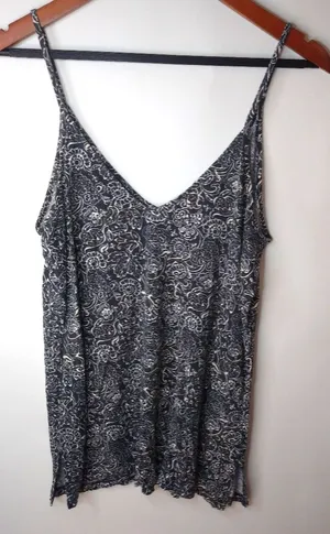 Old Navy L Black White Floral Stretch Tank Top thumbnail 1