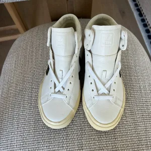 Veja Minotaur High Top Sneakers in Black and White thumbnail 5