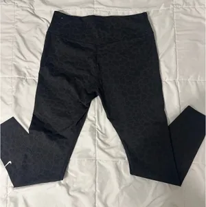Nike Dri-Fit Sparkly Cheetah Print Workout Set thumbnail 7