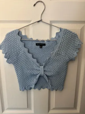 Boutique Cropped Sweater Top Blue Size M thumbnail 2