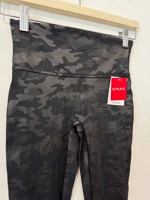 Spanx Camo Leggings Size‎ Small Black Matte Faux Leather Shaping Downtown Indie thumbnail 3