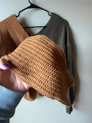 Two Tone Colorblock Twist Front Knit Sweater Medium thumbnail 3