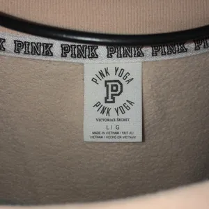 Pink Victoria's secret yoga sweatshirt crew neck top Pink size Large Peach​​​ thumbnail 3