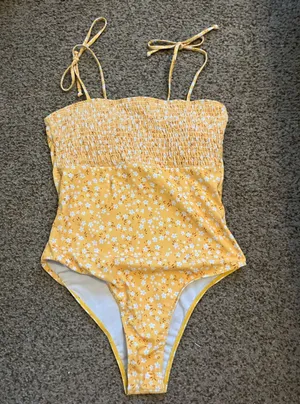 SheIn Floral one piece swimsuit thumbnail 1