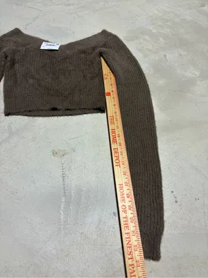 American Eagle NWT Brown Fuzzy Off-Shoulder Cropped Sweater SMALL MSRP$45 thumbnail 3