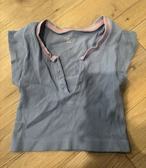 Urban Outfitters Top thumbnail 1