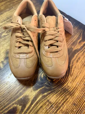 Time and tru brown sneakers size 7 thumbnail 4