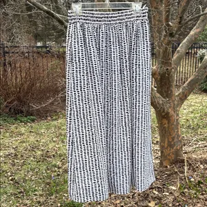 Evan Picone Black and White Dot-Print Maxi Skirt thumbnail 4