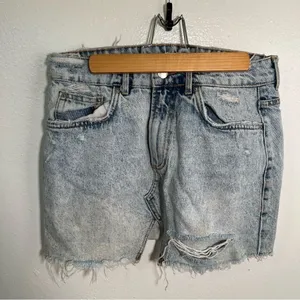 Zara Trafaluc Women's Sz Small Cut Off Denim Mini Skirt Light Acid Wash Distress thumbnail 2