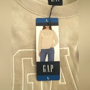 NWT Gap Women's Logo Crewneck Sweatshirt Cream Large thumbnail 3