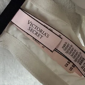 Victoria's Secret Dream Angels Unlined Bow Bra Crystal Straps White Black XL NWT thumbnail 4