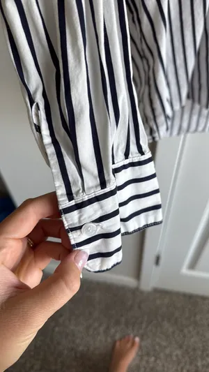 H&M Long Sleeve Shirt Button Down thumbnail 2