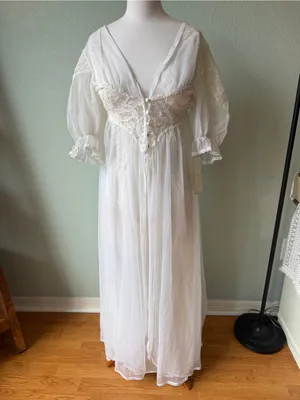 Val Mode Vintage White Lace Trim Bridal Nightgown thumbnail 2