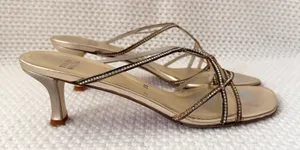 Stuart Weitzman Balance Mule Gold Supple Embellished Kitten Heel Sandals 8N thumbnail 1