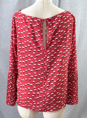 Ann Taylor Factory Red Floral Pleated Bell Sleeve Blouse Keyhole Back M Flowy‎ thumbnail 1