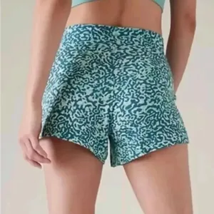 Athleta Balance 4" Shortie mini SHORTS NWT thumbnail 2