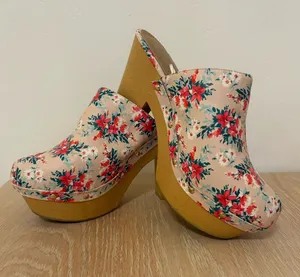 Report Floral Platform Clogs in Beige, Red and Teal thumbnail 1