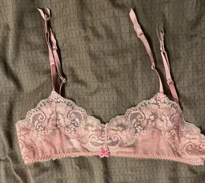Victoria's Secret Garterbelt thumbnail 1