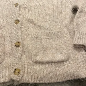 Free People Women's oversized Cream Sweater thumbnail 2