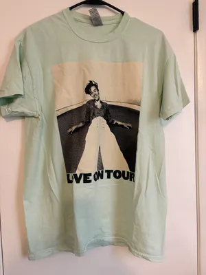 Harry Styles love on tour tshirt thumbnail 1