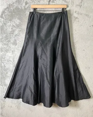 Sundance Black Silk Maxi Skirt Flowy Gothic‎ Dark Academia Size 4 Whimsigoth thumbnail 1