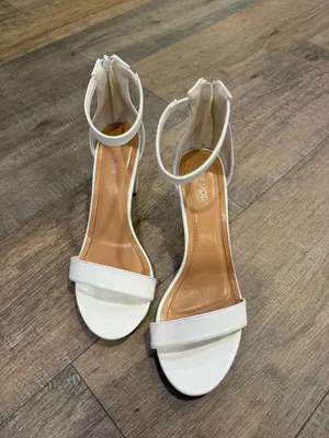 white top moda heels thumbnail 2