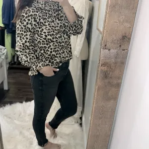 Vici Leopard Print Top size xsmall thumbnail 3