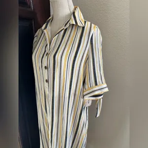 Chic Striped Button thumbnail 2