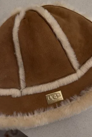 UGG bucket hat thumbnail 1
