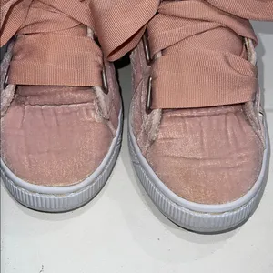 Puma Basket Heart Hyper Embroidery women's shoes size 7 thumbnail 8