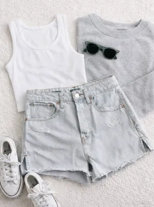 Wild Fable Light Wash High Rise Denim Shorts Size 2 Distressed Raw Hem thumbnail 2