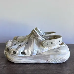 CROCS NEW Unisex Classic Crush Marbled Platform Clog Size 9 or 7 #B1814 thumbnail 3