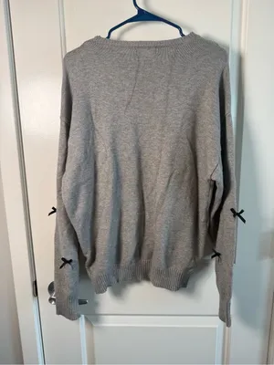 Edikted Gray Sweater with Black Bow Accents thumbnail 4