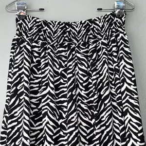 Ninexis Womens Size Medium Zebra Print Knit Maxi Slit Skirt Resortwear Mobwife thumbnail 4