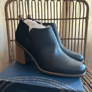 Dr. Scholl’s Roxanne Black Ankle Booties Boots Heel Faux Leather NEW‎ Size 11 thumbnail 2