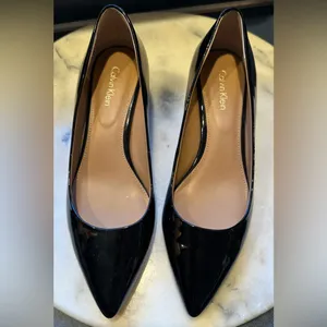 Calvin Klein Black Patent pointy Toe Block Heels. LN ,Slip. Resistance.Sz 6. thumbnail 3
