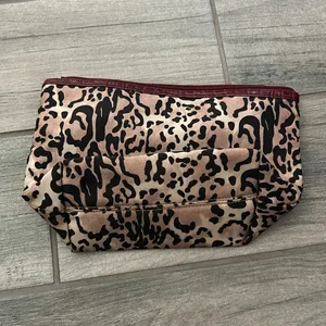 Elle leopard make up bag thumbnail 2
