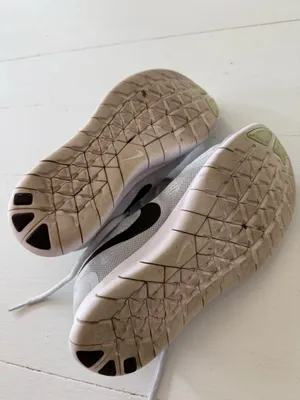 Nike women’s runnning shoe size 6 thumbnail 9