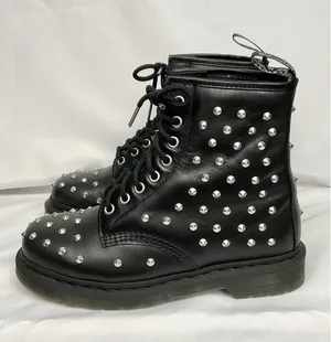 Dr. Martens 1460 Stud Combat Boots Black Wanama Leather 8-Eye Lace Up Ladies 7 thumbnail 1